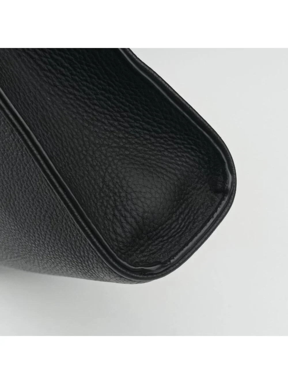 Louis Vuitton Messenger Voyage Noir Aerogram